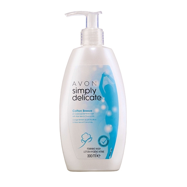 Avon Dámský gel pro intimní hygienu s aloe a heřmánkem Simply Delicate (Cotton Breeze PH Balanced Femine wash) 300 ml