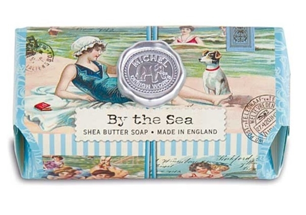 Michel Design Works Hydratační krémové mýdlo By The Sea (Shea Butter Soap) 246 g