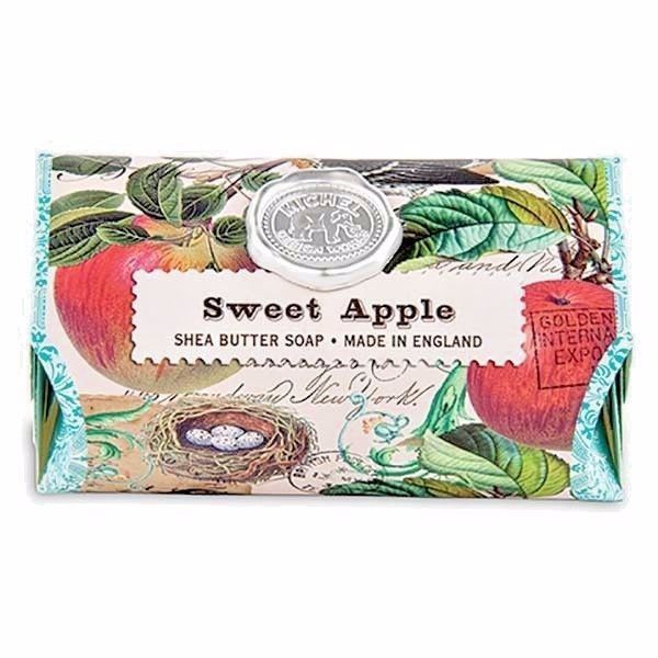 Michel Design Works Hydratační krémové mýdlo Sweet Apple (Shea Butter Soap) 246 g