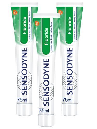 Sensodyne Zubní pasta na citlivé zuby Fluoride Tripack 3 x 75 ml