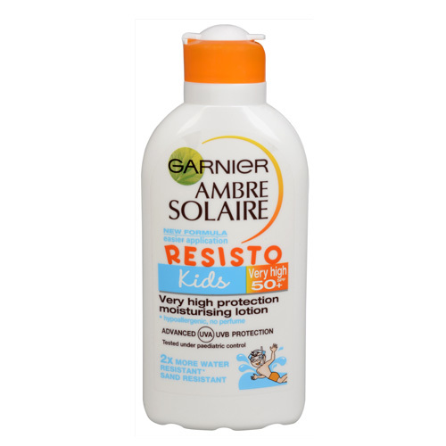 Garnier Opalovací mléko pro děti Ambre Solaire Resisto Kids SPF 50+ (Very High Protection Moisturising Lotion) 200 ml - SLEVA - poškozené víčko