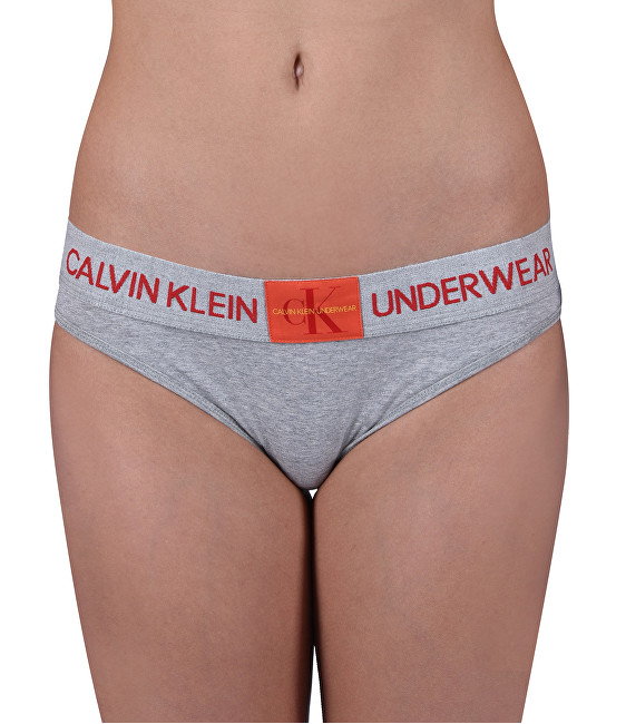 Calvin Klein Dámské kalhotky Bikini Grey heather w/manic red and spicy orange patch QF4921E-020 L