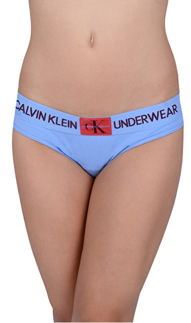 Calvin Klein Dámské kalhotky Bikini Periwinkle w/manic red patch QF4921E-PWB S