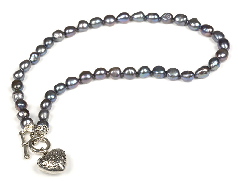JwL Luxury Pearls Náhrdelník z pravých kovově modrých perel s přívěskem srdce JL0044