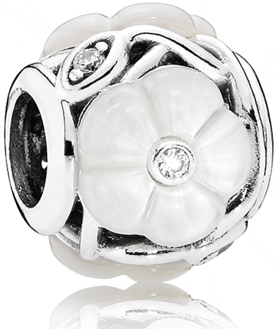 Pandora Luxusní korálek Perleťové květy 791894MOP