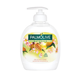 Vyživující tekuté mýdlo s výtažky z mandlí Naturals (Delicate Care With Almond Milk)